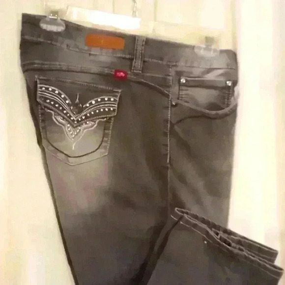 "ROYALTY" Ladies Gray SZ 12 Stud Adorned Jeans Straight Leg Mid Rise - Picture 2 of 11